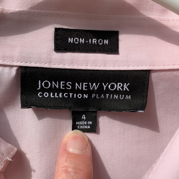Non- iron Jones New York blouse , size 4 (US) - Picture 2 of 2